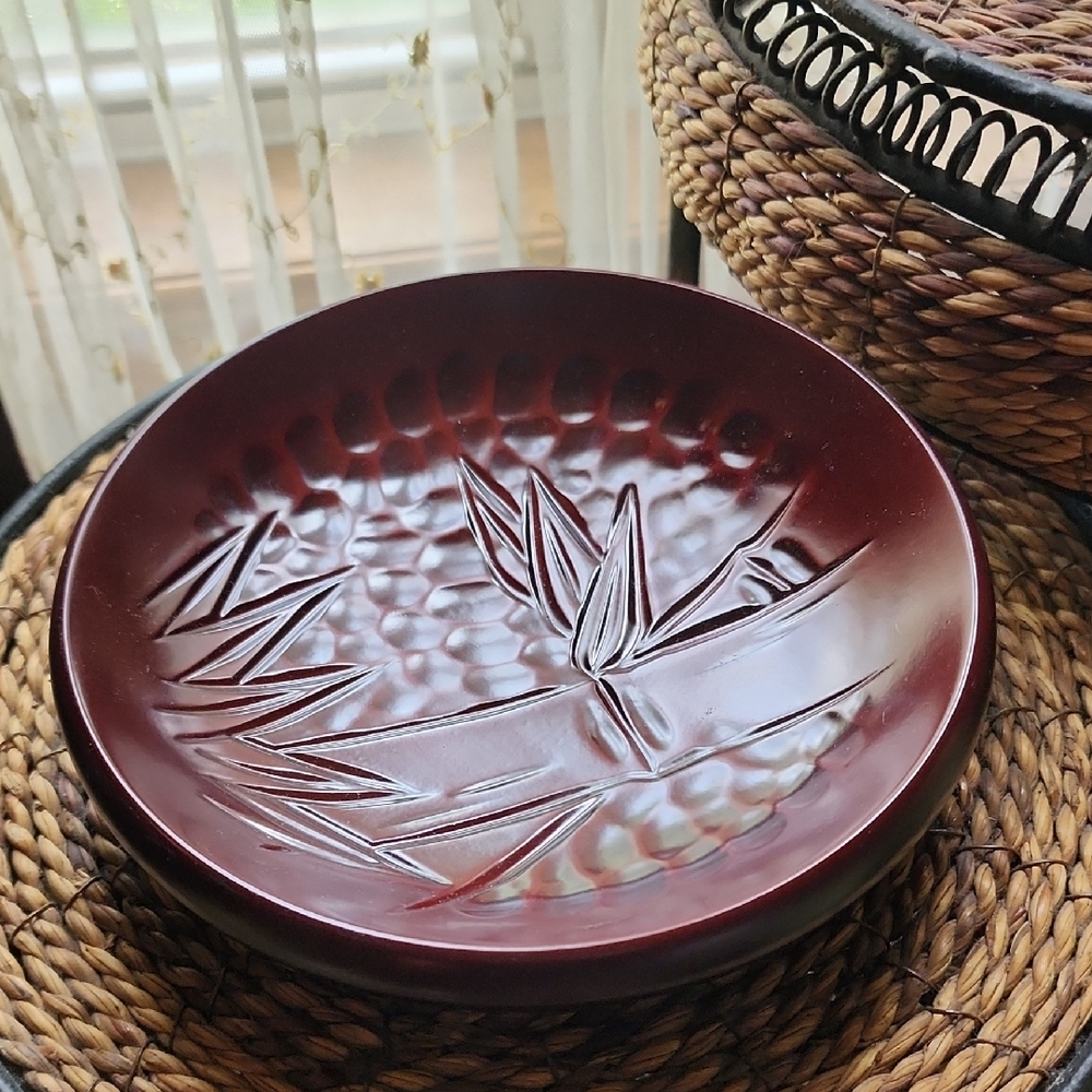 Kamakura Bori Hand-Carved‎ Round Wood Red Bamboo Design Decorative Dish